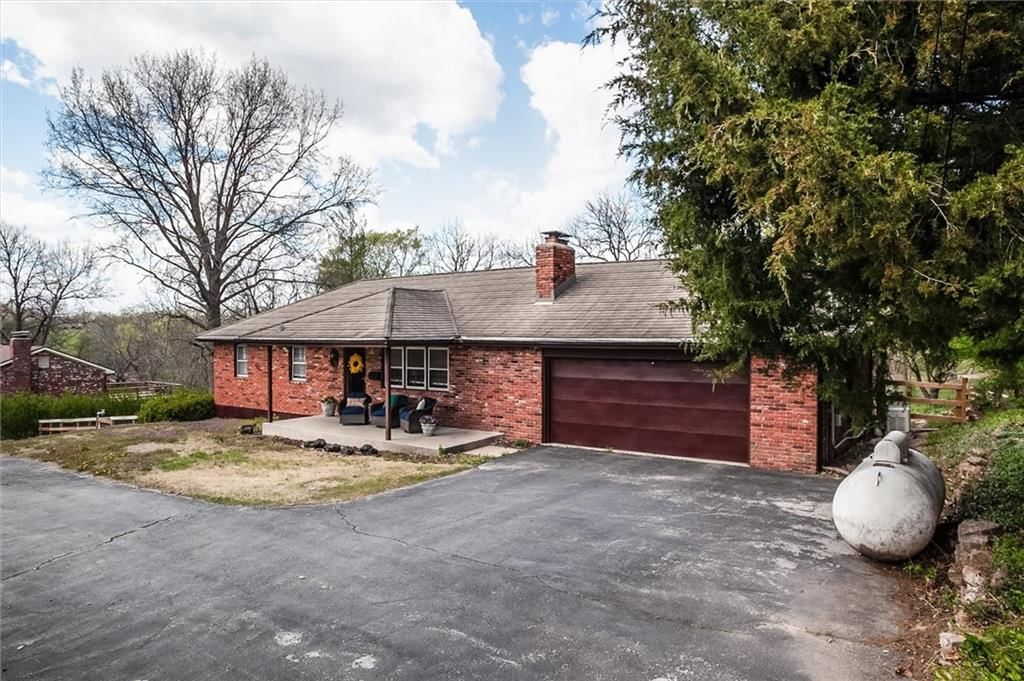 19608 E Yocum Road — photo 3