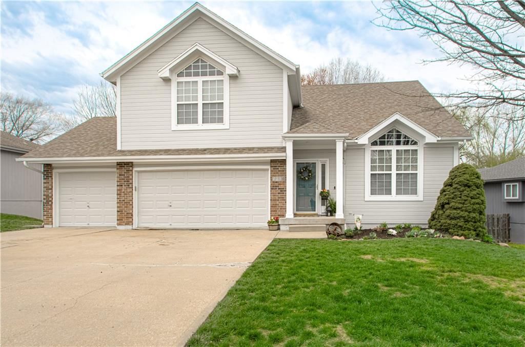 5604 NE Scenic Drive, Lee's Summit, MO