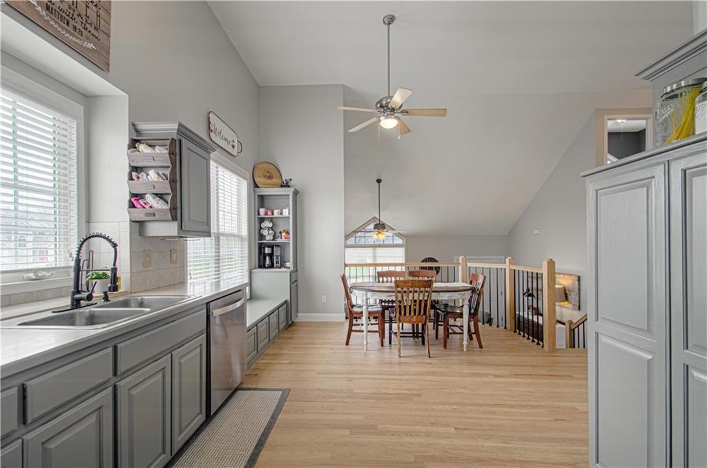 5604 NE Scenic Drive — photo 12