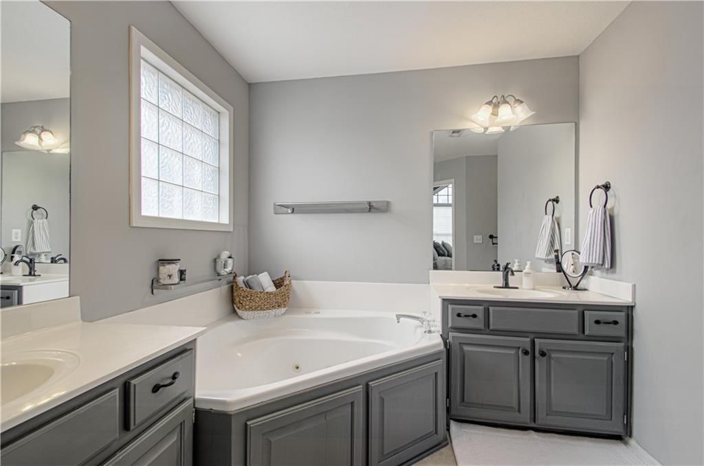 5604 NE Scenic Drive — photo 17