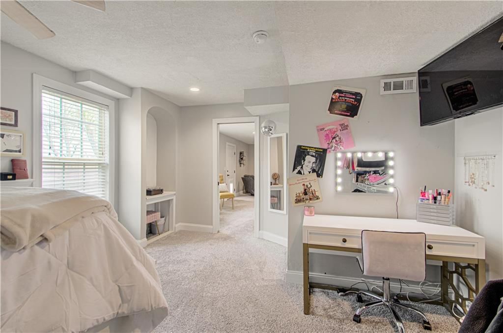 5604 NE Scenic Drive — photo 30