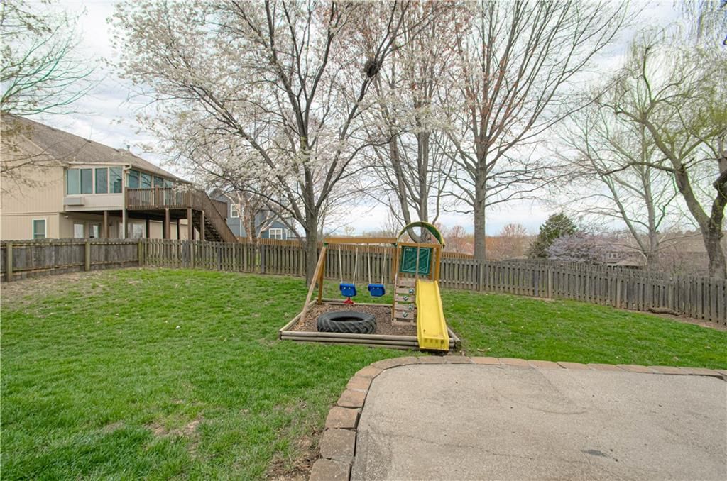 5604 NE Scenic Drive — photo 36