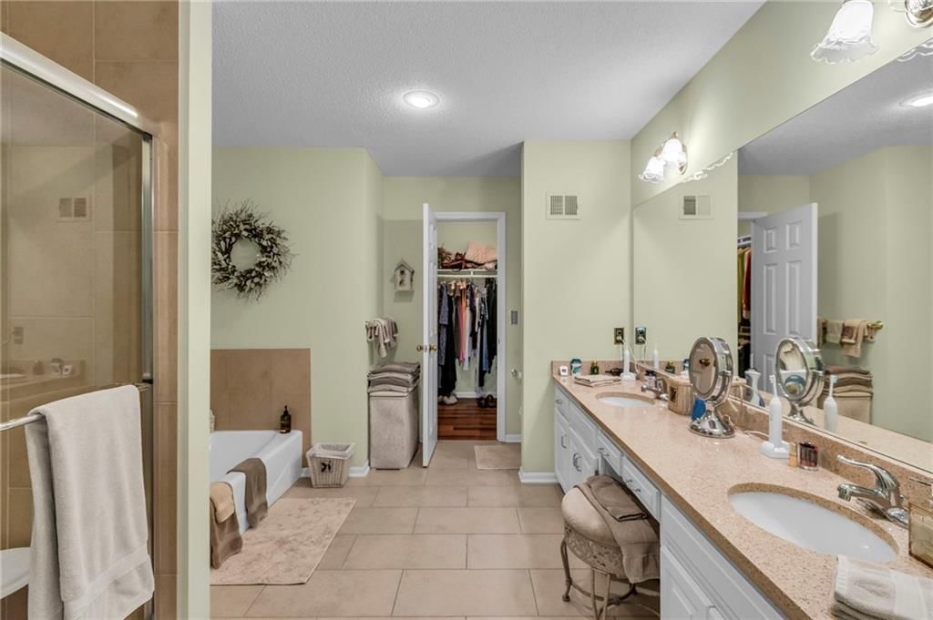 6613 W 126th Terrace — photo 15