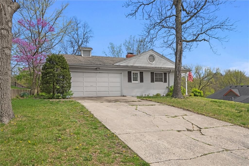12 NW Greentree Lane — photo 2