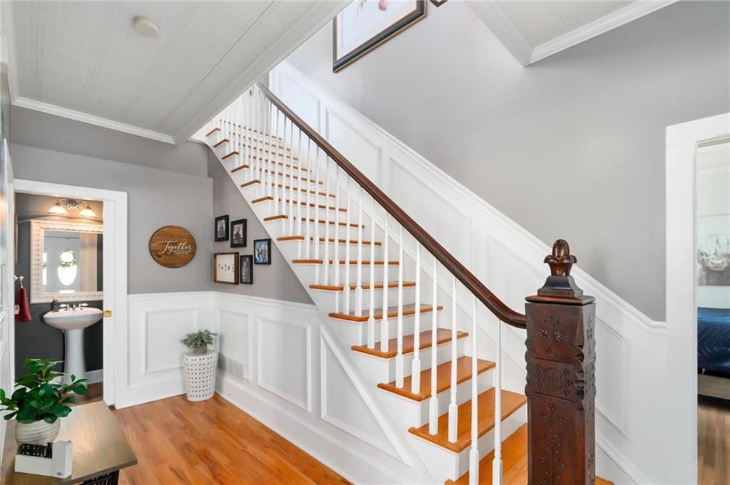 1104 W 7th Street — photo 11