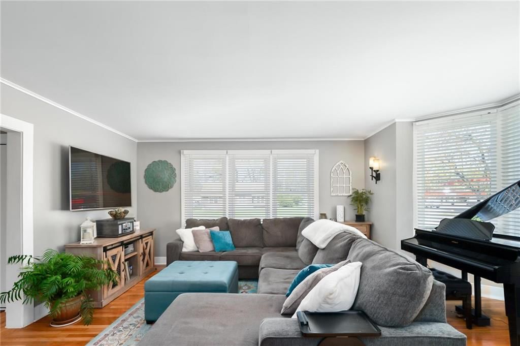 1104 W 7th Street — photo 13