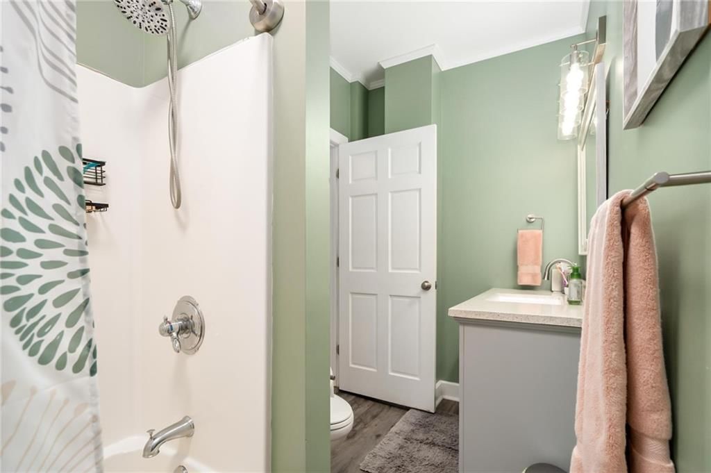 1104 W 7th Street — photo 33