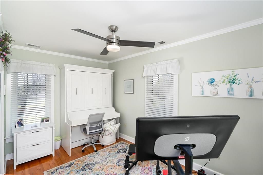 1104 W 7th Street — photo 35