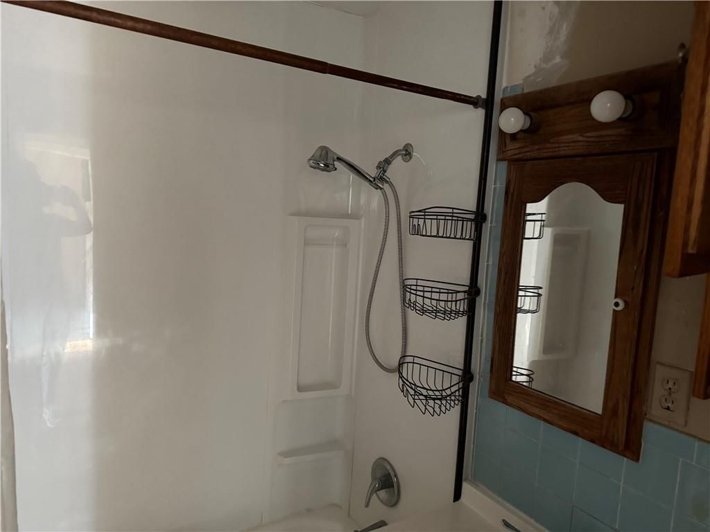 5025 Forest Avenue — photo 10