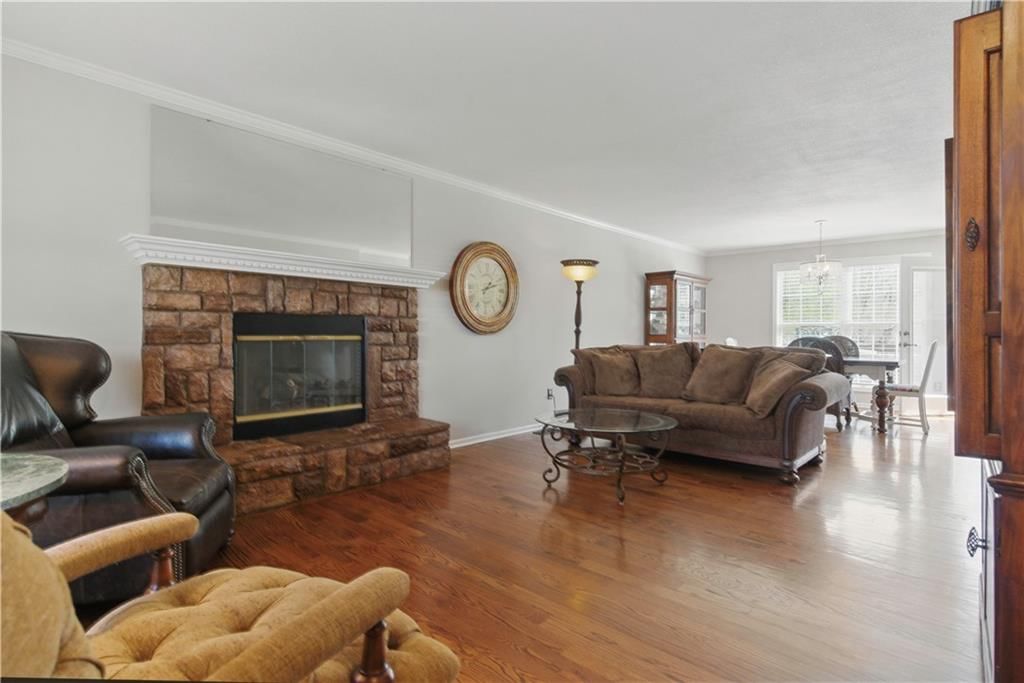 14922 Forest View Circle — photo 3