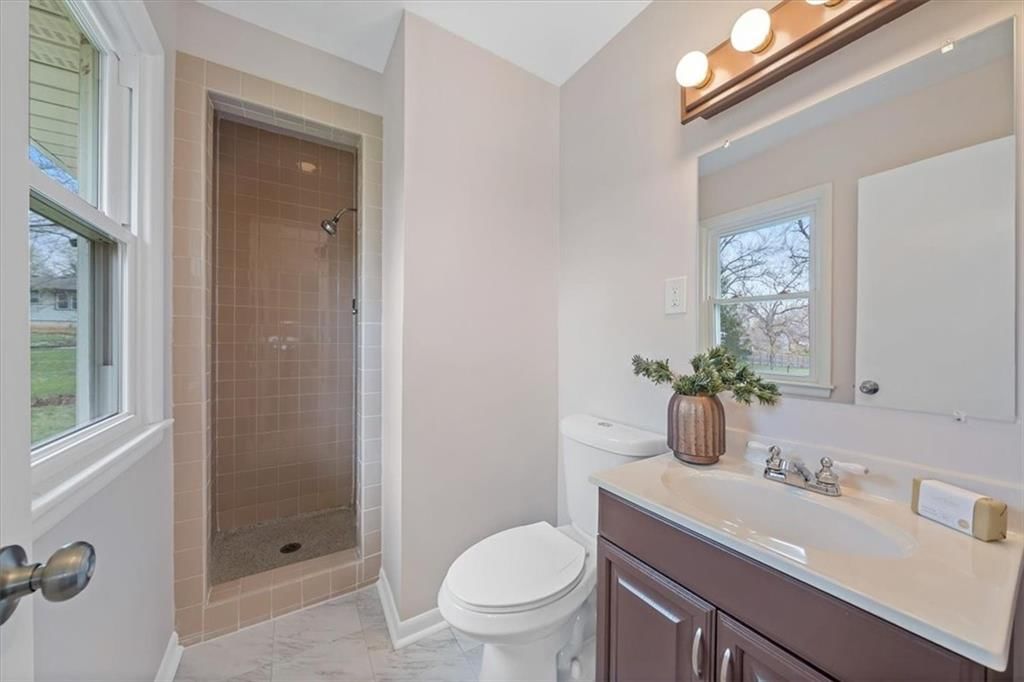 5831 Mastin Street — photo 15