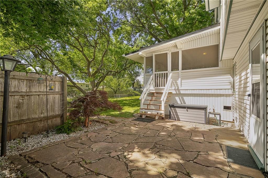 8950 Rene Street — photo 29