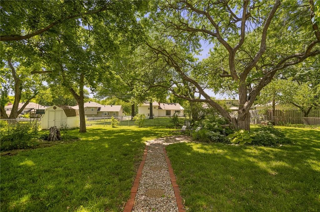 8950 Rene Street — photo 30