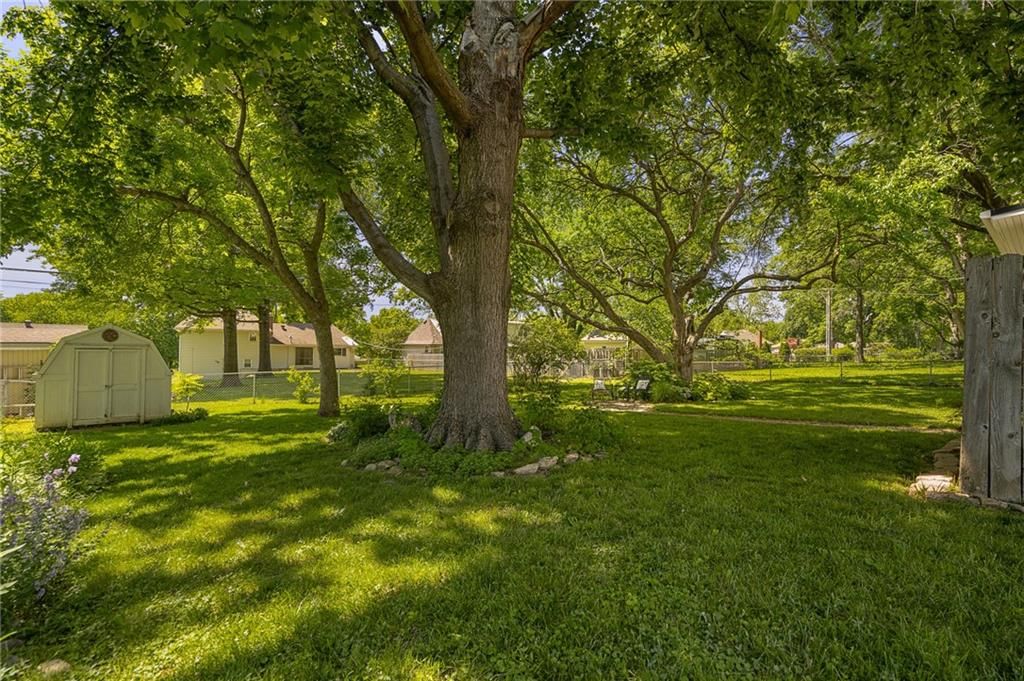 8950 Rene Street — photo 31