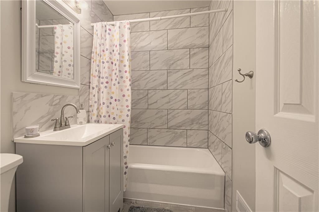 10913 Ewing Avenue — photo 11