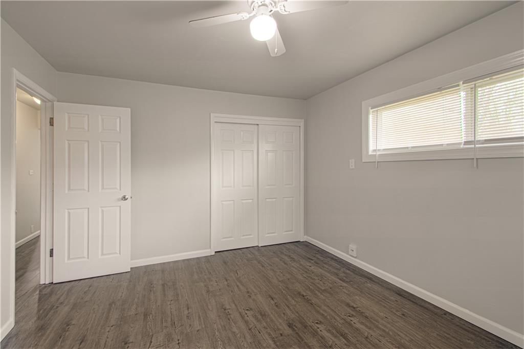 10913 Ewing Avenue — photo 12