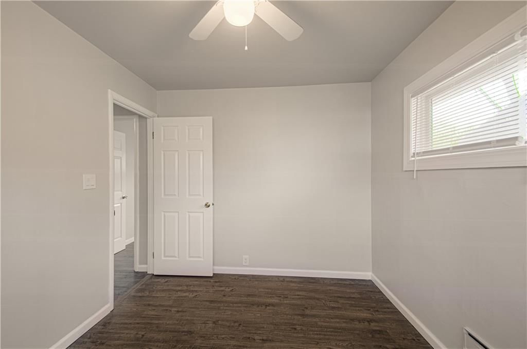 10913 Ewing Avenue — photo 18