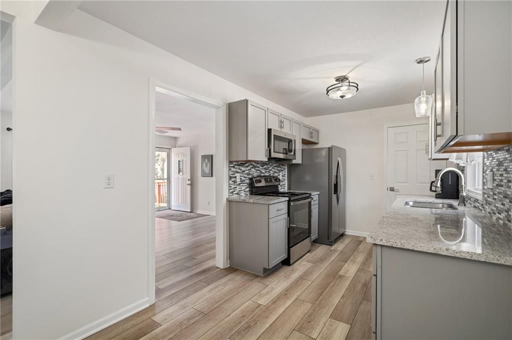 3809 S Main Street — photo 7