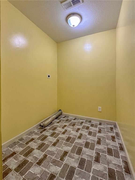 808 Ley Street — photo 13