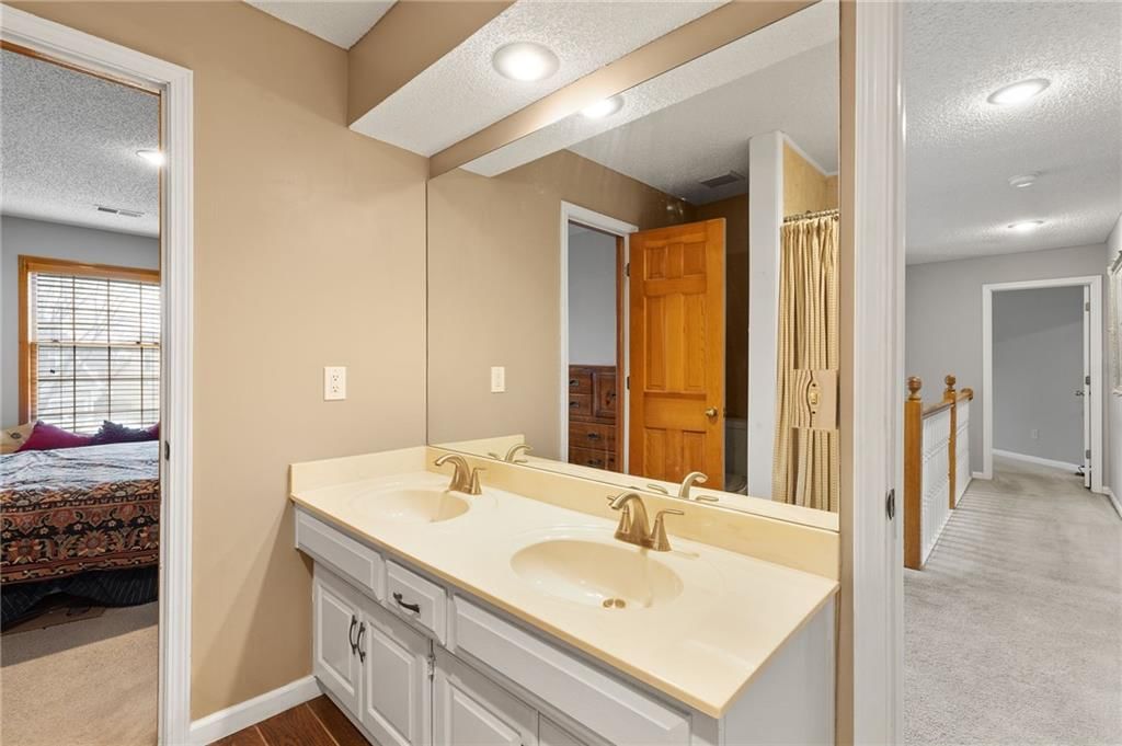 9906 W 124th Terrace — photo 24