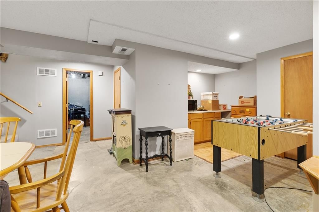 9906 W 124th Terrace — photo 36