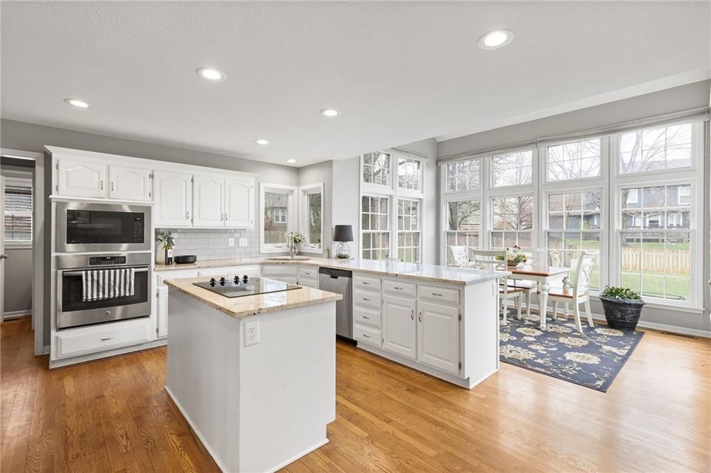 9906 W 124th Terrace — photo 9