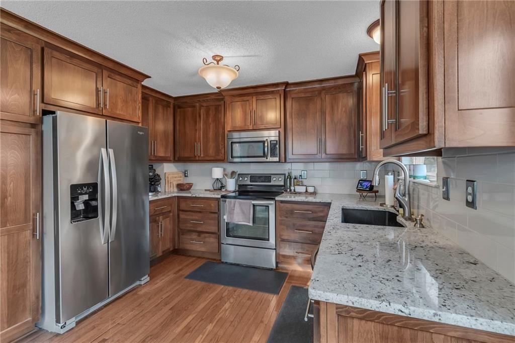 213 NE Chateau Drive — photo 11