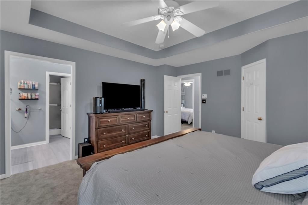 213 NE Chateau Drive — photo 15