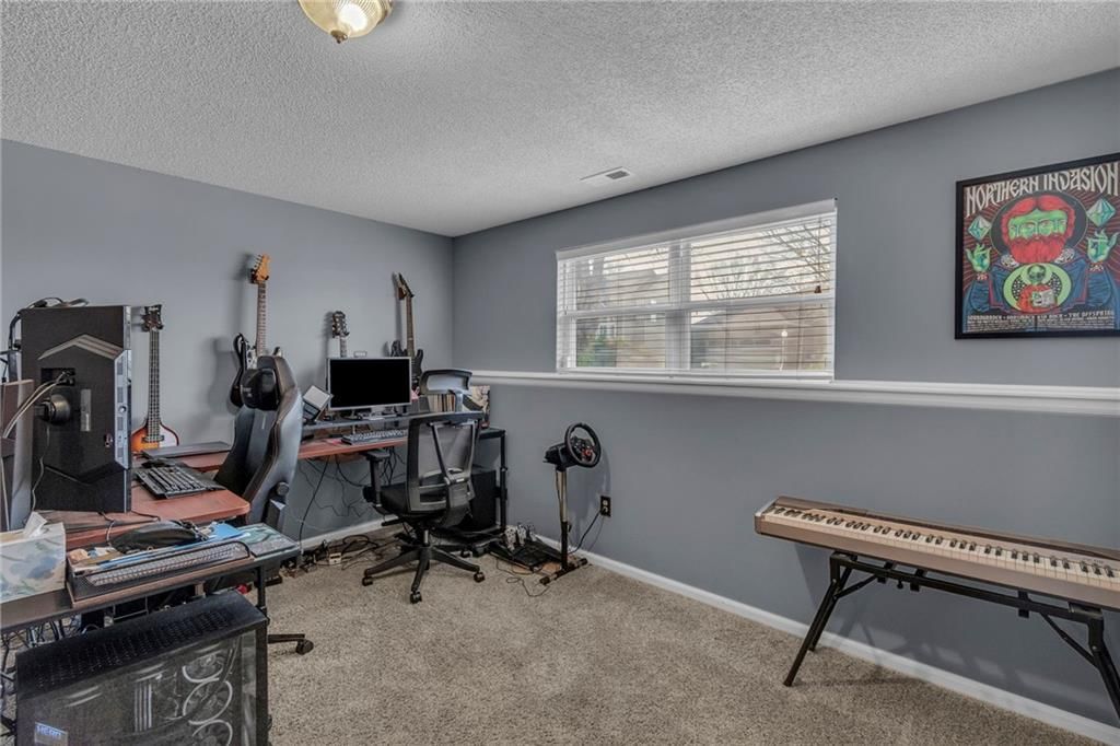 213 NE Chateau Drive — photo 24
