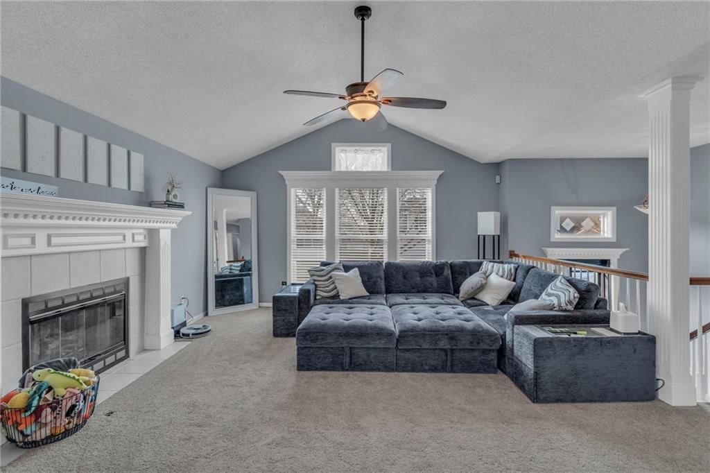 213 NE Chateau Drive — photo 5