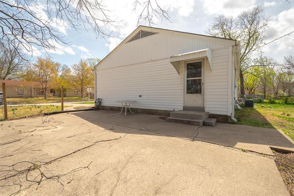 2405 Ohio Street — photo 31