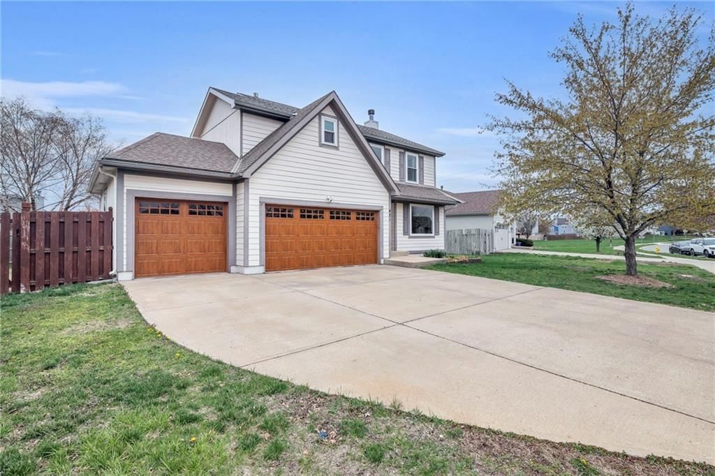 421 S Stone Creek Drive — photo 2