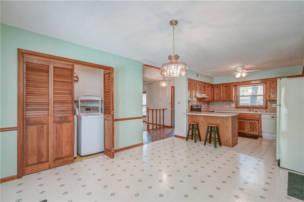 616 NE Thames Drive — photo 12