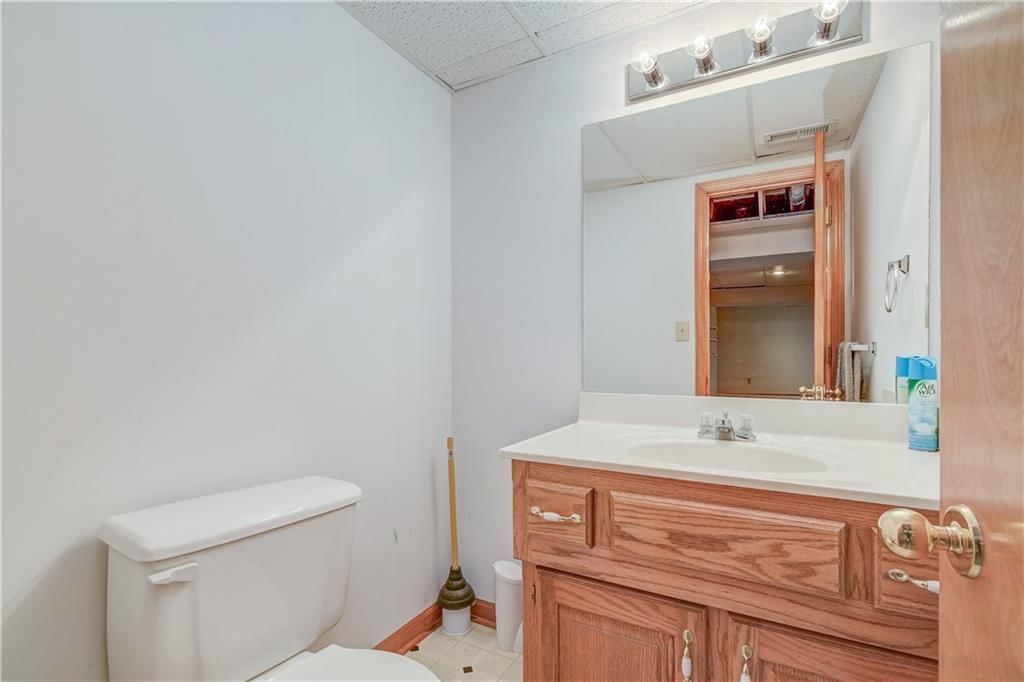 616 NE Thames Drive — photo 21