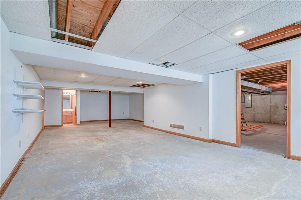 616 NE Thames Drive — photo 22