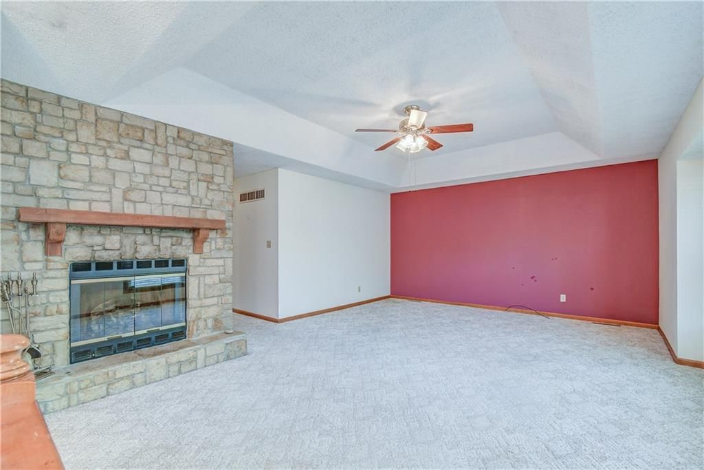 616 NE Thames Drive — photo 9