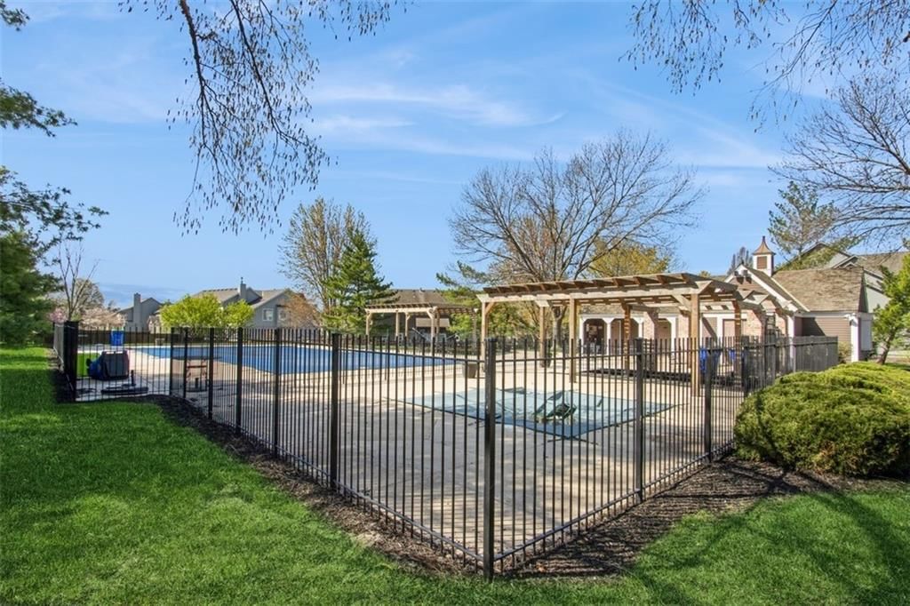 4809 W 140TH Terrace — photo 41