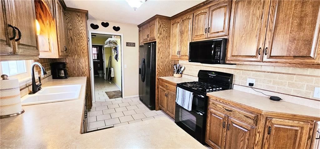 106 N Wood Street — photo 11