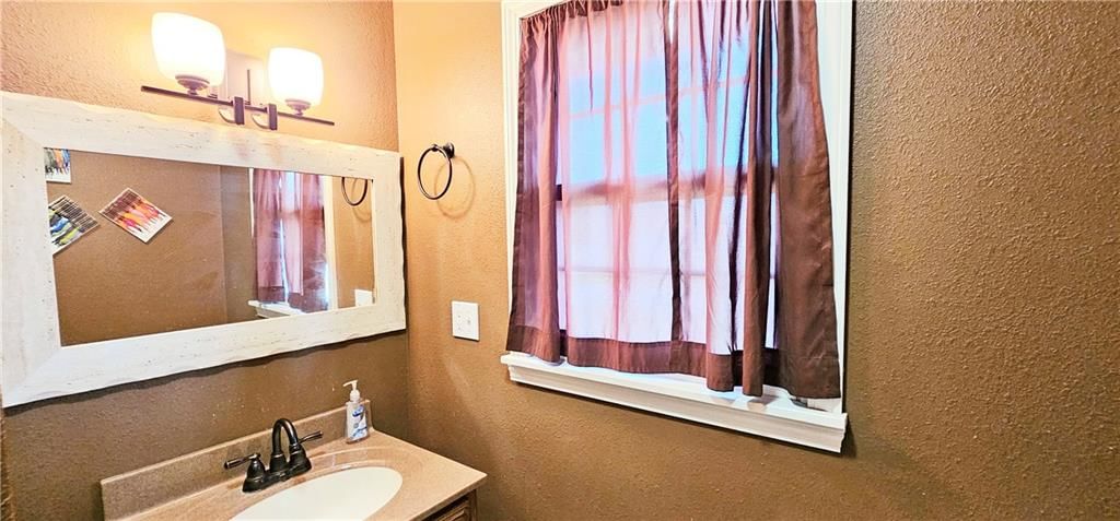 106 N Wood Street — photo 13