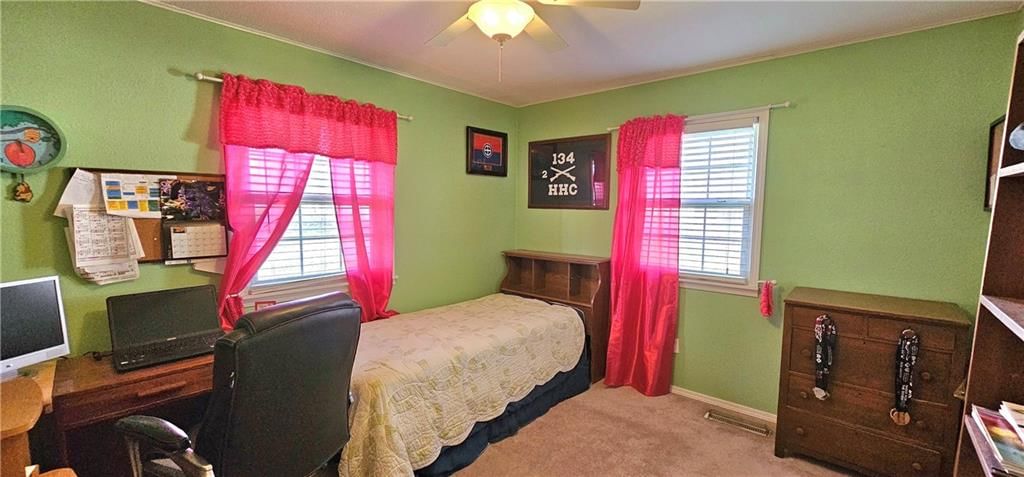 106 N Wood Street — photo 20