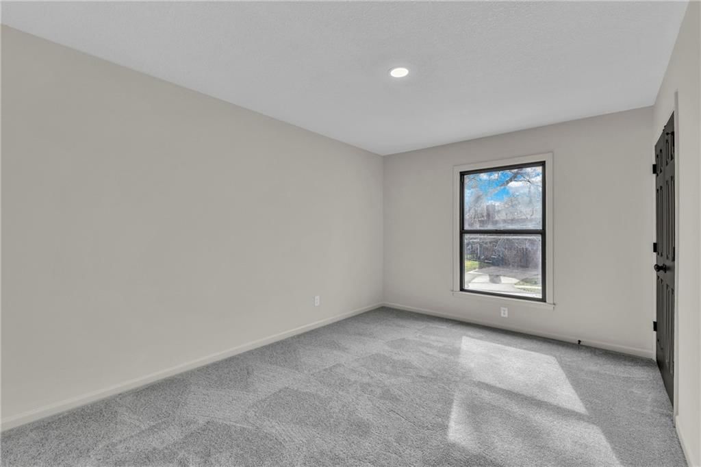 8176 NW TWIN OAKS Drive — photo 16
