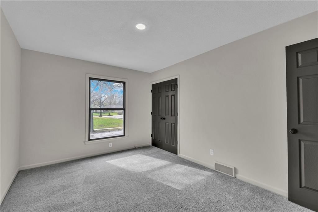 8176 NW TWIN OAKS Drive — photo 17