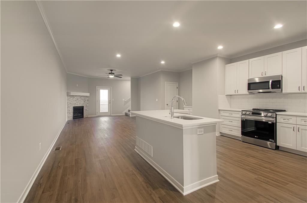 1085 N Findley Street — photo 8