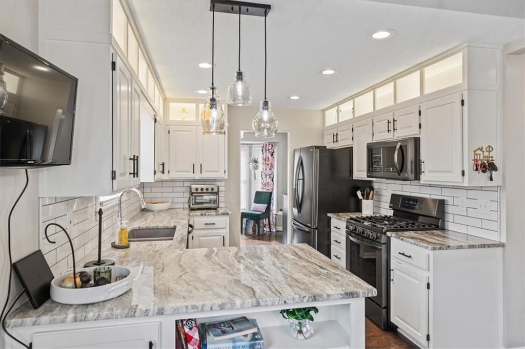 6402 Chouteau Street — photo 8