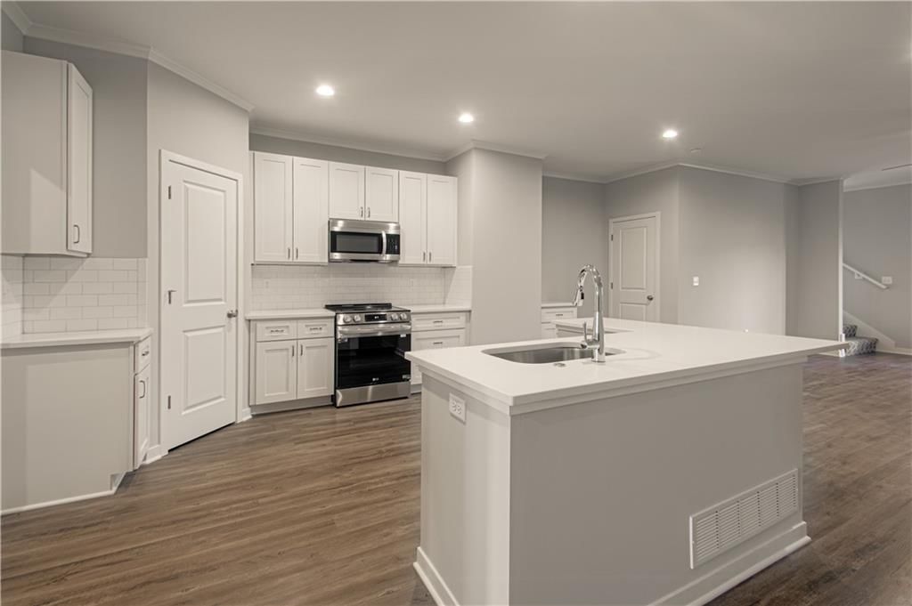 1087 N Findley Street — photo 9