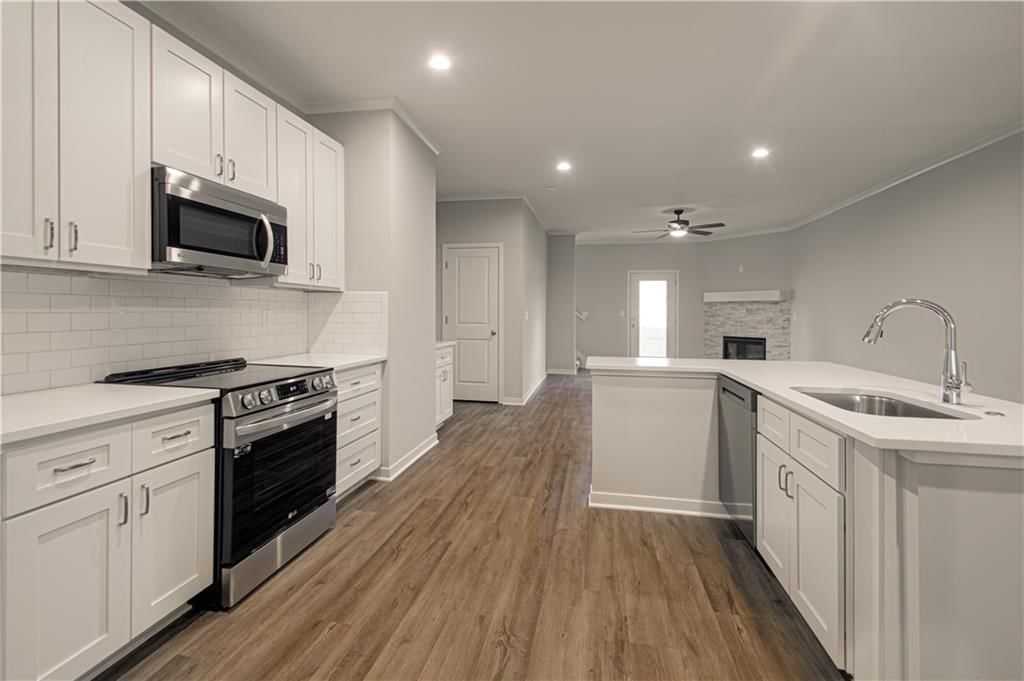 1087 N Findley Street — photo 10