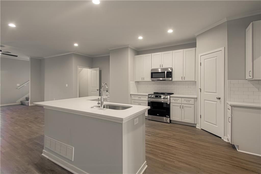 1089 N Findley Street — photo 13