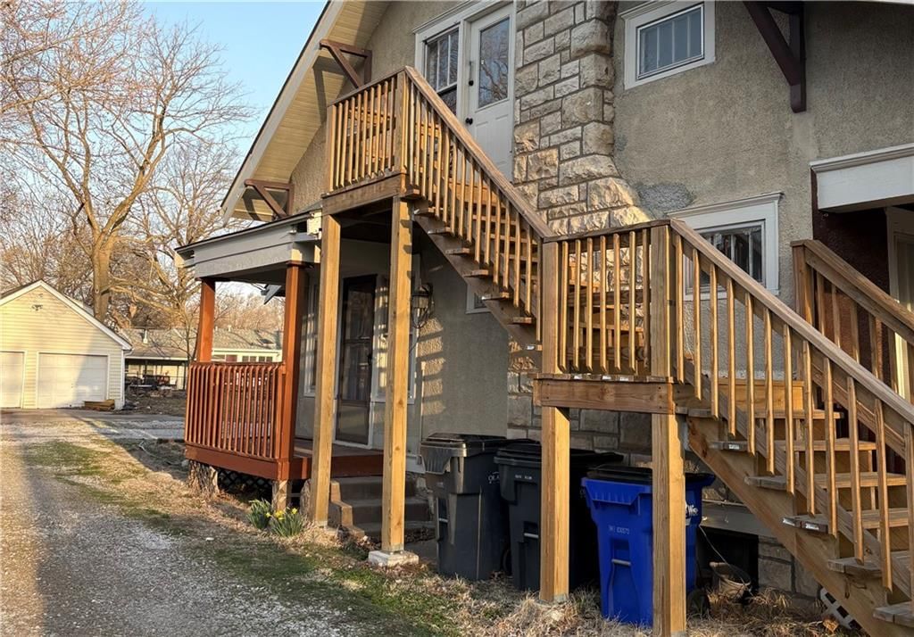 229 N Pine Street — photo 2