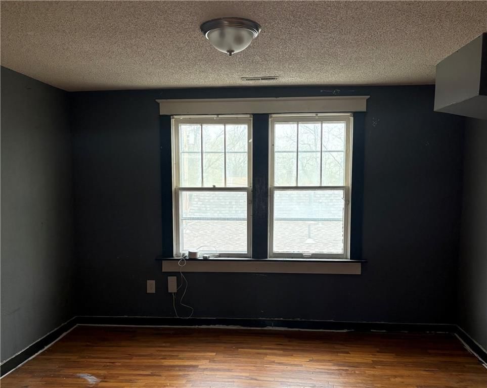 229 N Pine Street — photo 16