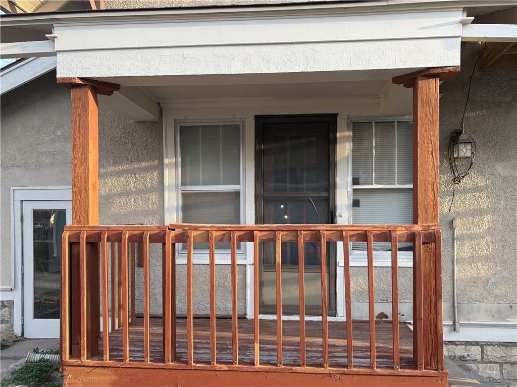 229 N Pine Street — photo 3